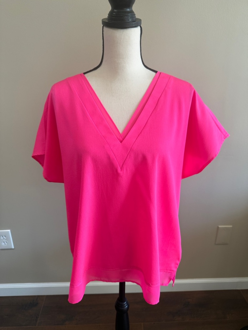 DKNY Vibrant Hot Pink V-Neck Dolman Sleeve Blouse size Large